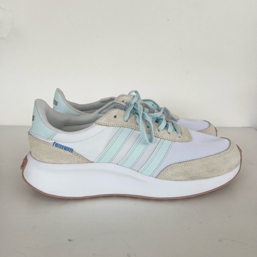 Adidas NWT Run 70s Running Shoes in Cloud White/Almost Blue, size 11